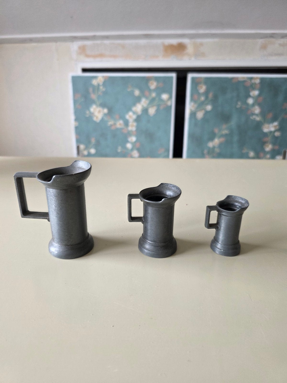 Set van 3 tinnen kannetjes, 5-8 cm hoog, Ophalen of Verzenden