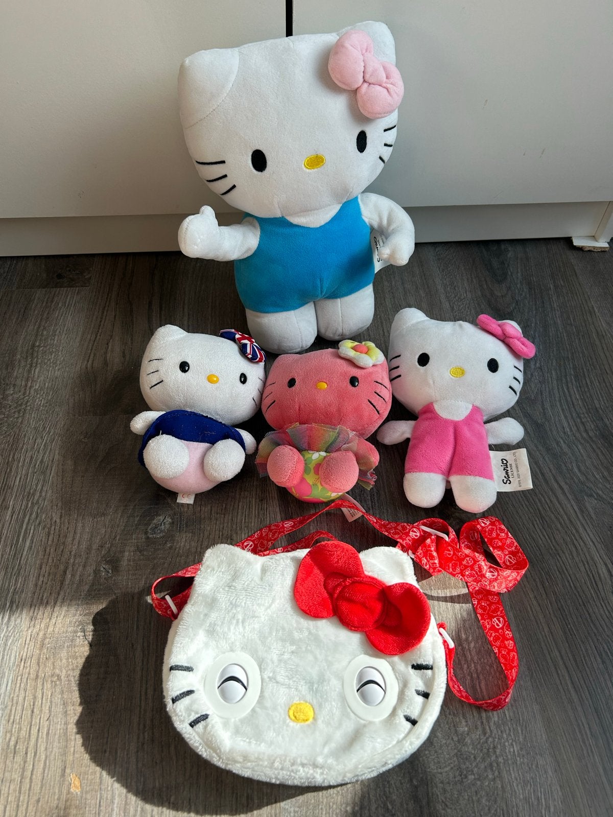 Hello Kitty set: knuffels en tasje, Ophalen of Verzenden, Overige figuren, Zo goed als nieuw, Knuffel