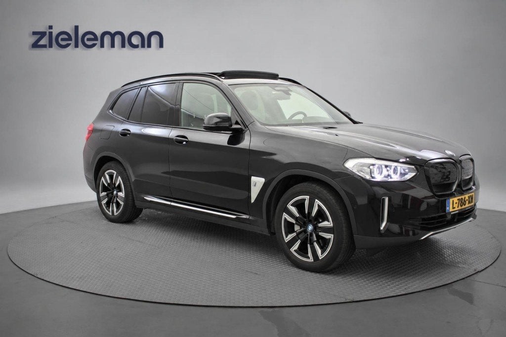 Bmw IX3 Executive 80 kWh - Panorama, Carplay, Camera, Leer,, Auto's, Automaat, Gebruikt, Zwart, Te koop