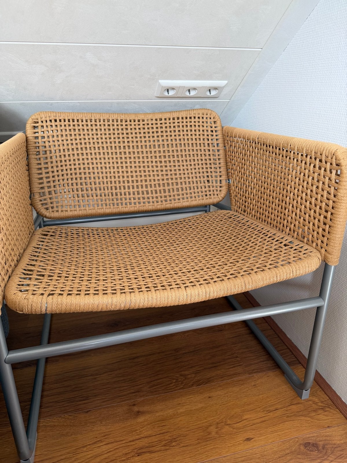 Comfortabele rotan stoel met metalen frame, Ophalen, Bruin, Zo goed als nieuw, Metaal