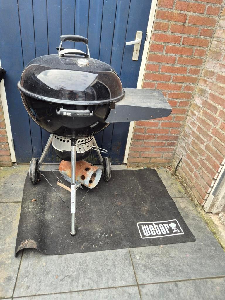 Weber Master-Touch 57cm met zijpanelen en accessoires, Ophalen, Gebruikt, Weber