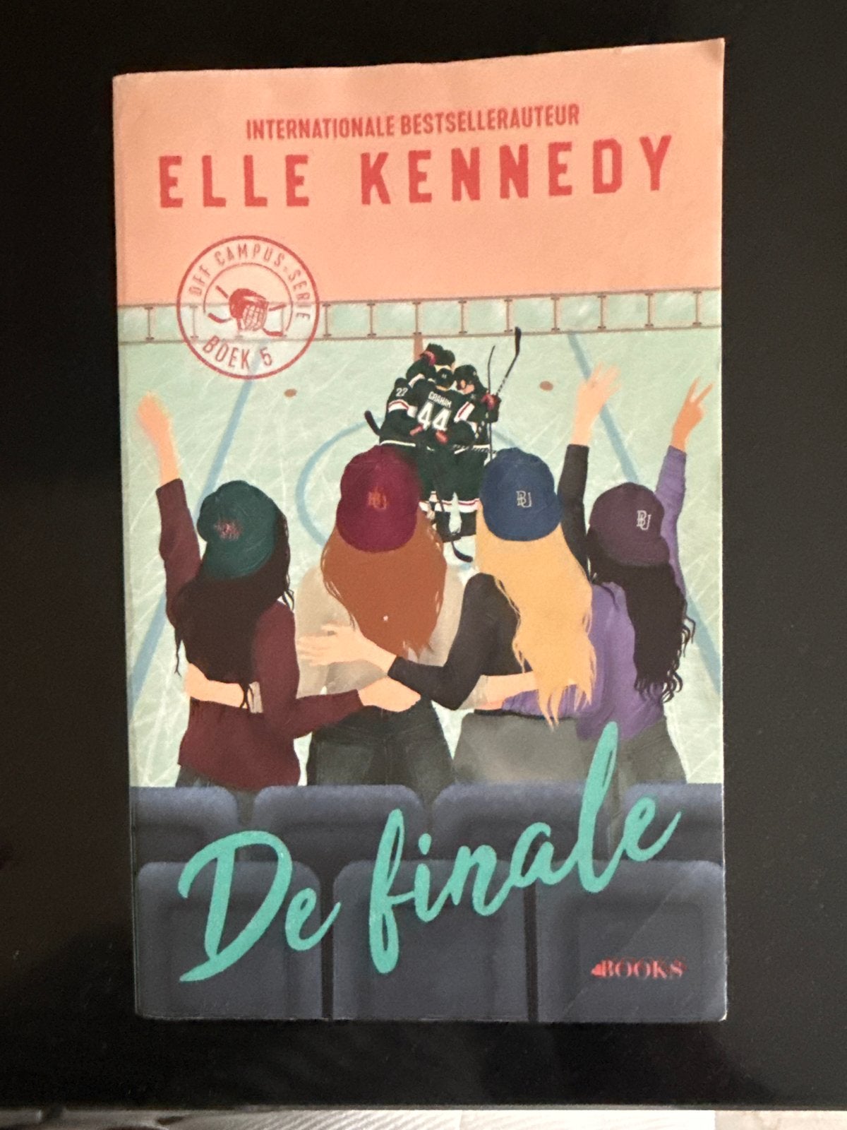 De Finale - Off Campus Serie Boek 6 - Elle Kennedy, Boeken, Romans, Ophalen of Verzenden, Zo goed als nieuw, Nederland