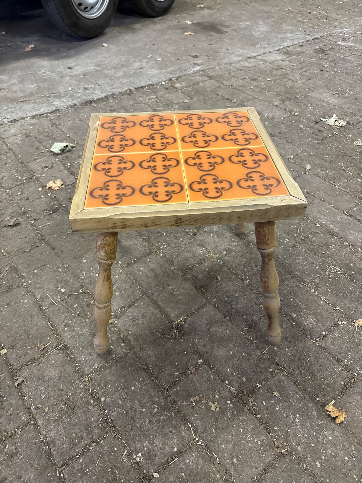 Vintage bijzettafel met tegels - Oranje patroon, Ophalen