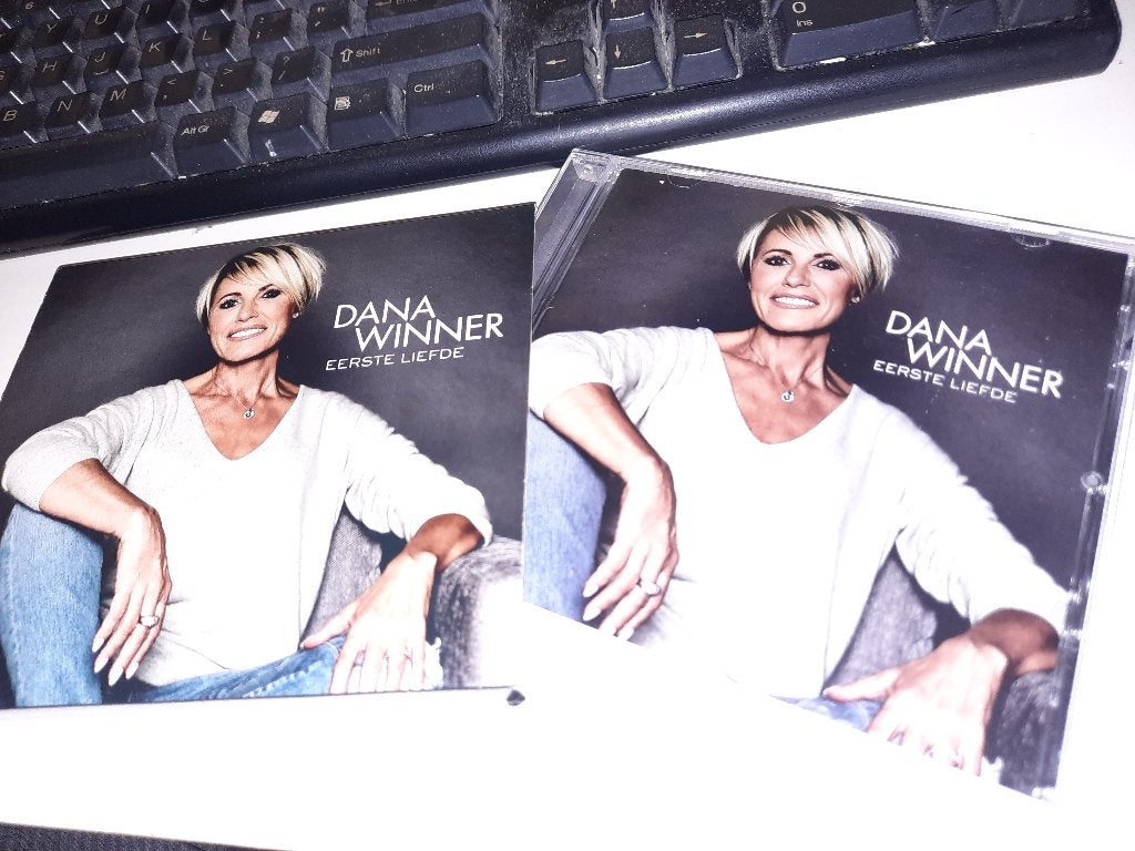 CD Dana Winner – Eerste Liefde, Ophalen, Zo goed als nieuw, Levenslied of Smartlap