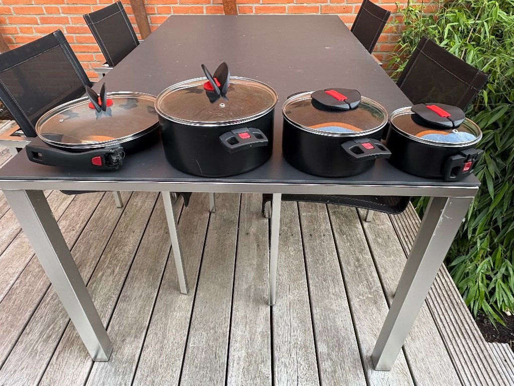 KAMPEER PANENSET, Ophalen, Zo goed als nieuw