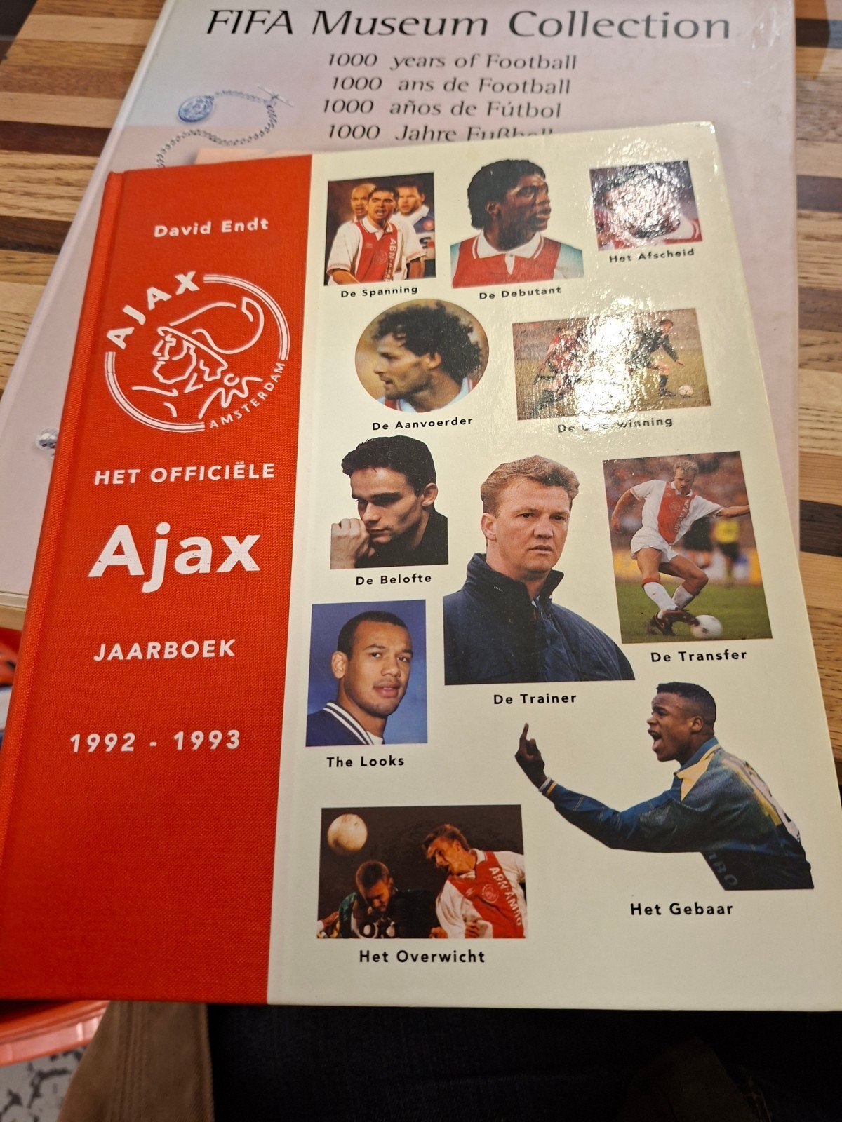 Officieel Ajax Jaarboek 1992-1993 - Goede staat, Ophalen of Verzenden, Gelezen, Balsport