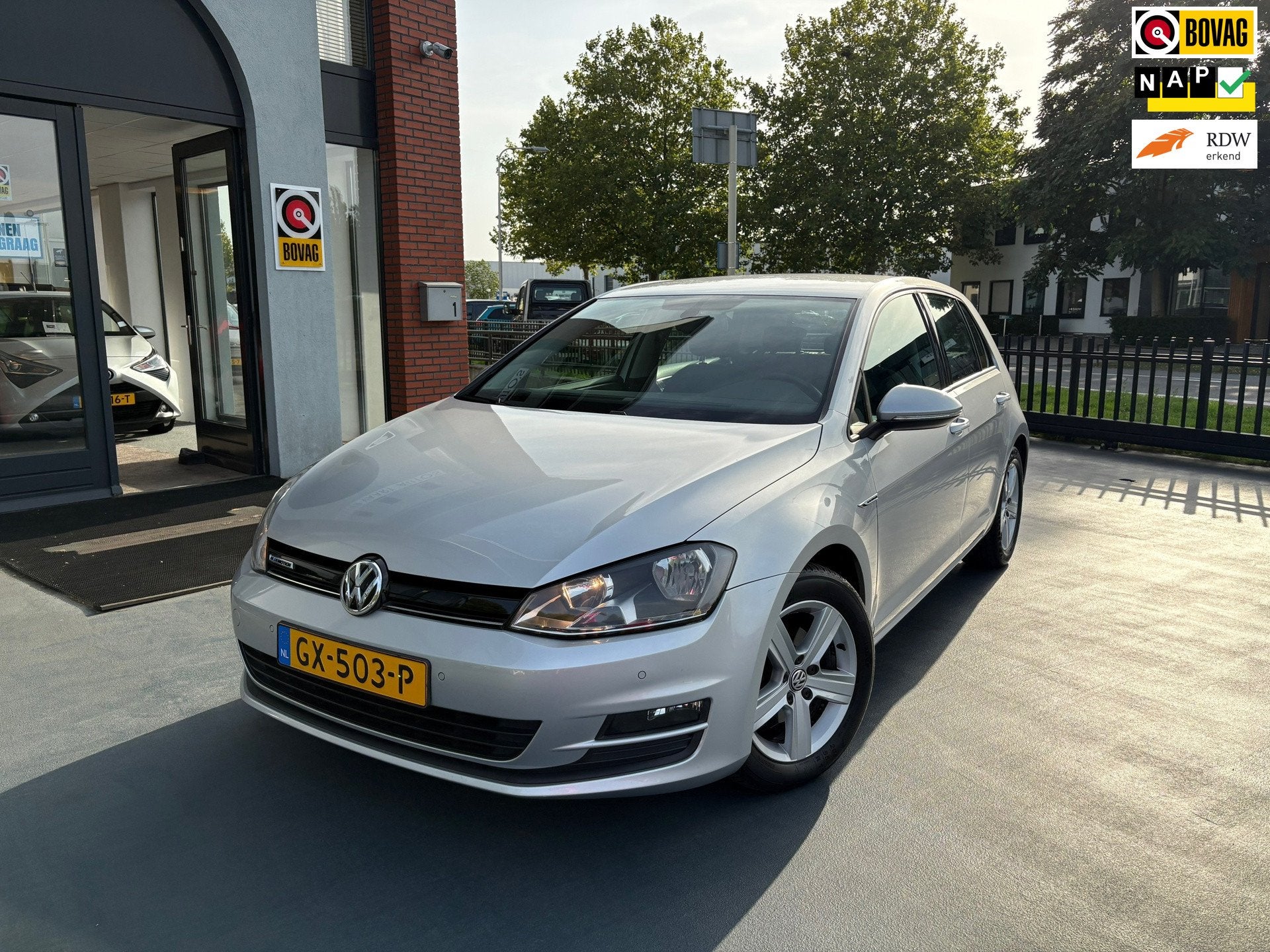 Volkswagen Golf 1.0 TSI Comfortline AIRCO LMV ACHTERUITRIJCA, Auto's, Voorwielaandrijving, Dealer onderhouden, Gebruikt, Euro 6
