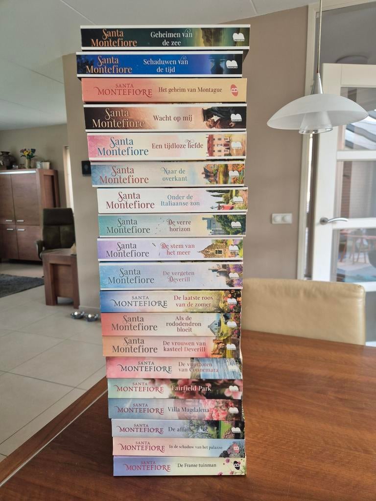 19 boeken Santa Montefiore Nederlandstalig., Boeken, Partijen en Verzamelingen, Ophalen of Verzenden, Zo goed als nieuw