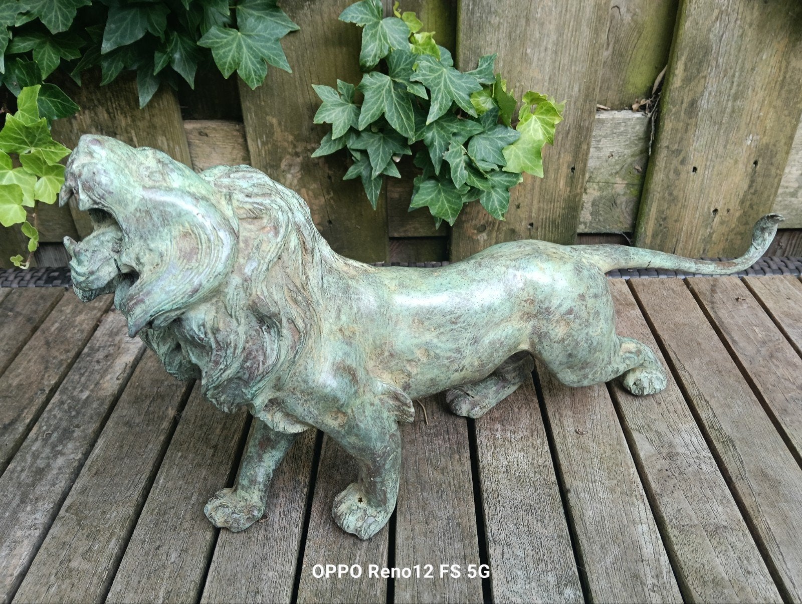 Bronzen leeuw beeld - Vintage tuinbeeld, Antiek en Kunst, Weerbestendig, Beeld, Groen, 50 - 100 cm