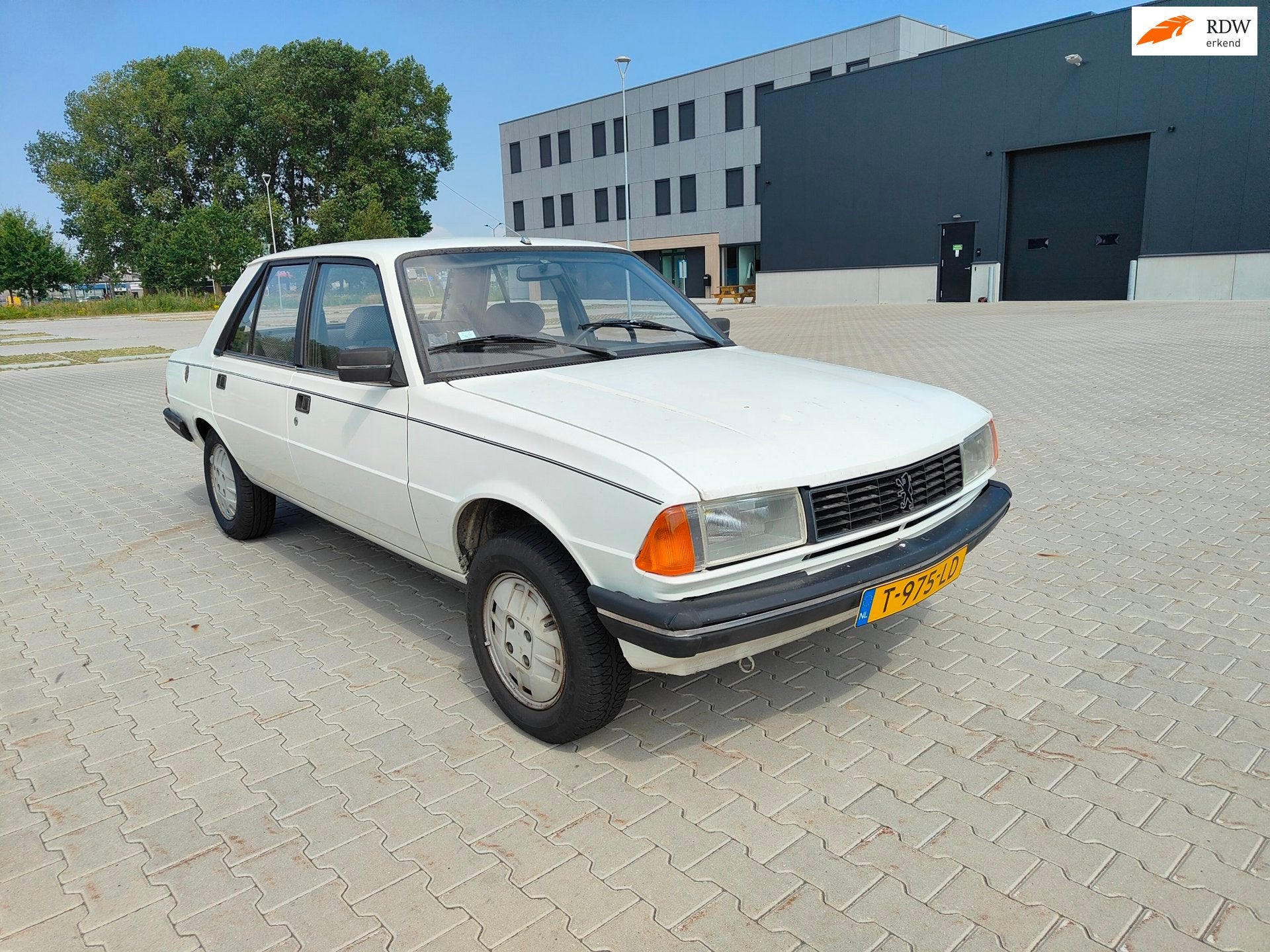 Peugeot 305 GL 1.5 ( Oldtimer, wegenbelasting vrij ), Auto's, Voorwielaandrijving, Stof, 1472 cc, Wit