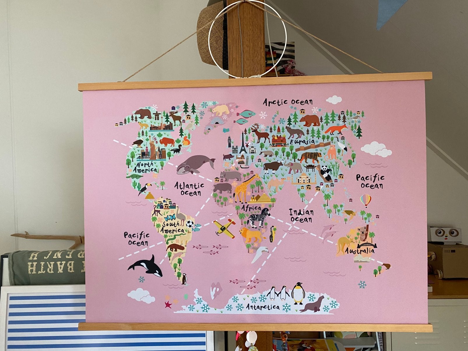 Wereldkaart kinderkamer, Ophalen, Wanddecoratie