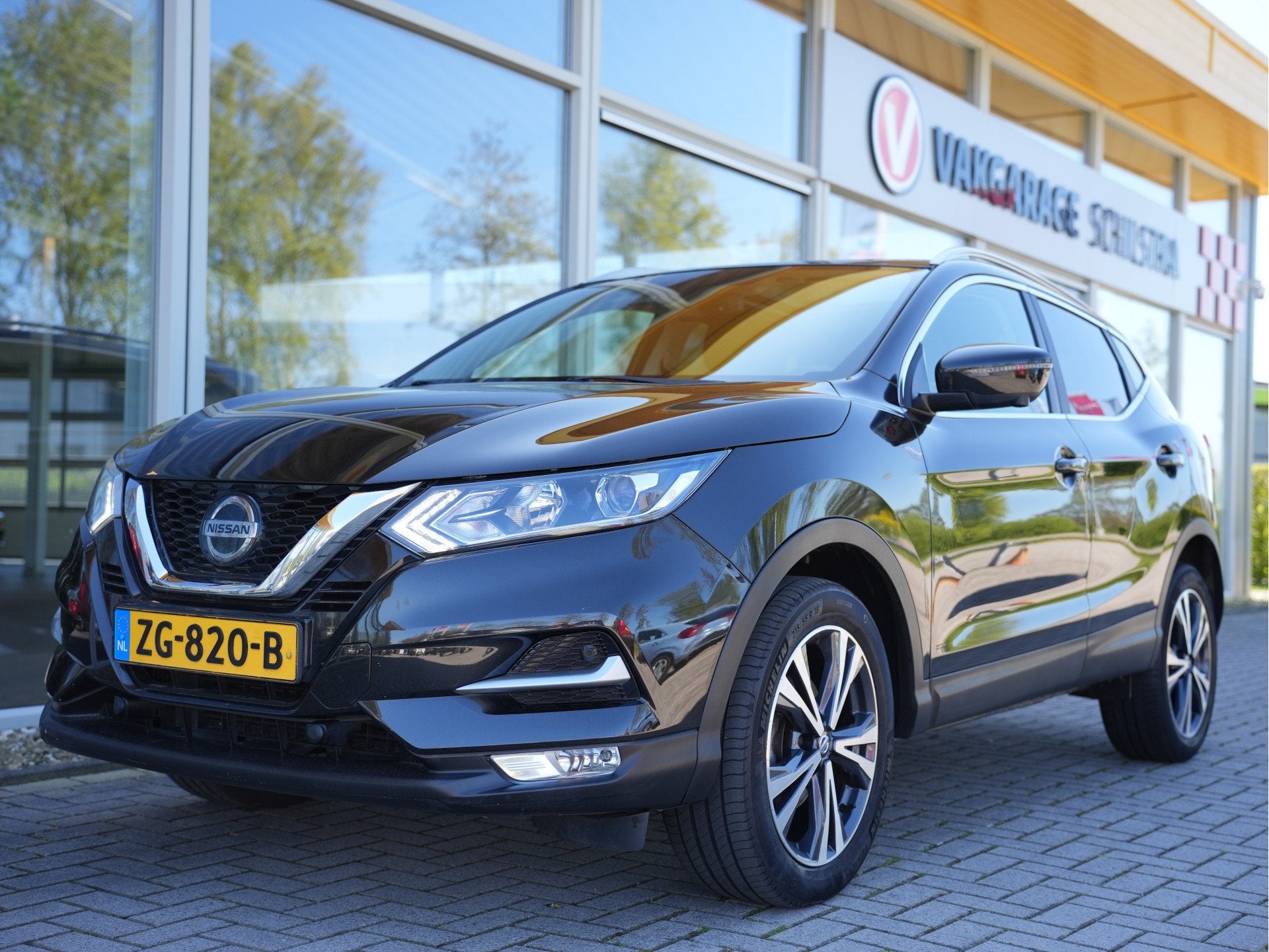 Nissan QASHQAI 1.3 DIG-T N-Connecta | Pano | Navi | Clima |, Voorwielaandrijving, 12 maanden, Gebruikt, Euro 6
