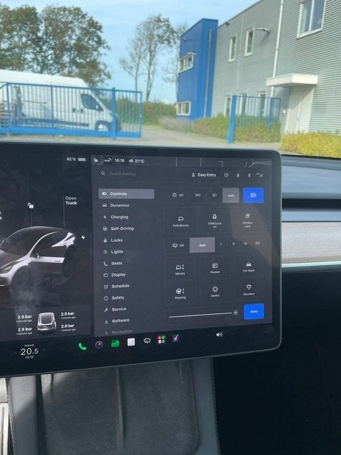 Foto 10 van Tesla Model Y Performance AWD 2024 534 pk btw-auto