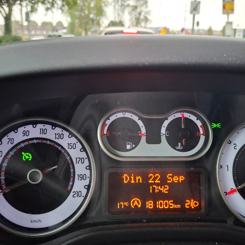 Fiat 500L 0.9 Twinair Turbo Eco 105 pk Trekking 2014 zwart, Auto's, 21 km/l, Zwart, Origineel Nederlands, Handgeschakeld