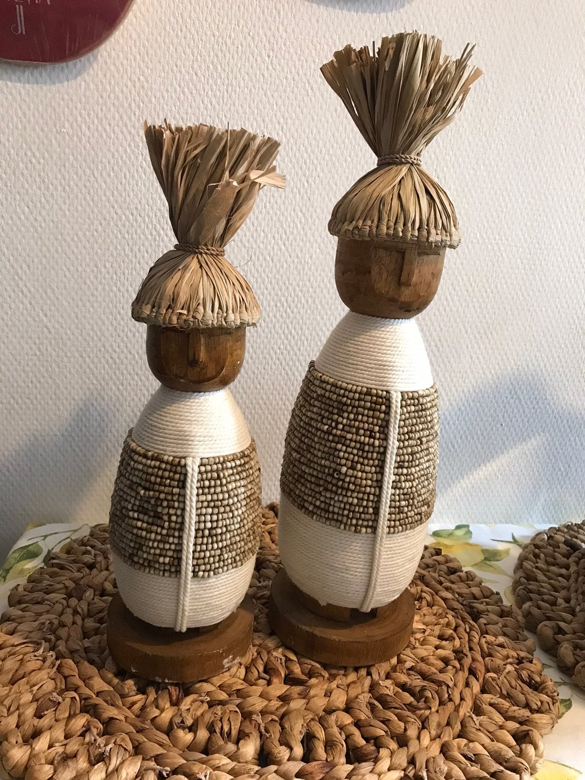 Handgemaakt woonaccessoire pop poppetje Bali kralen raffia, Huis en Inrichting, Hout, Boho, Nieuw, Ophalen of Verzenden