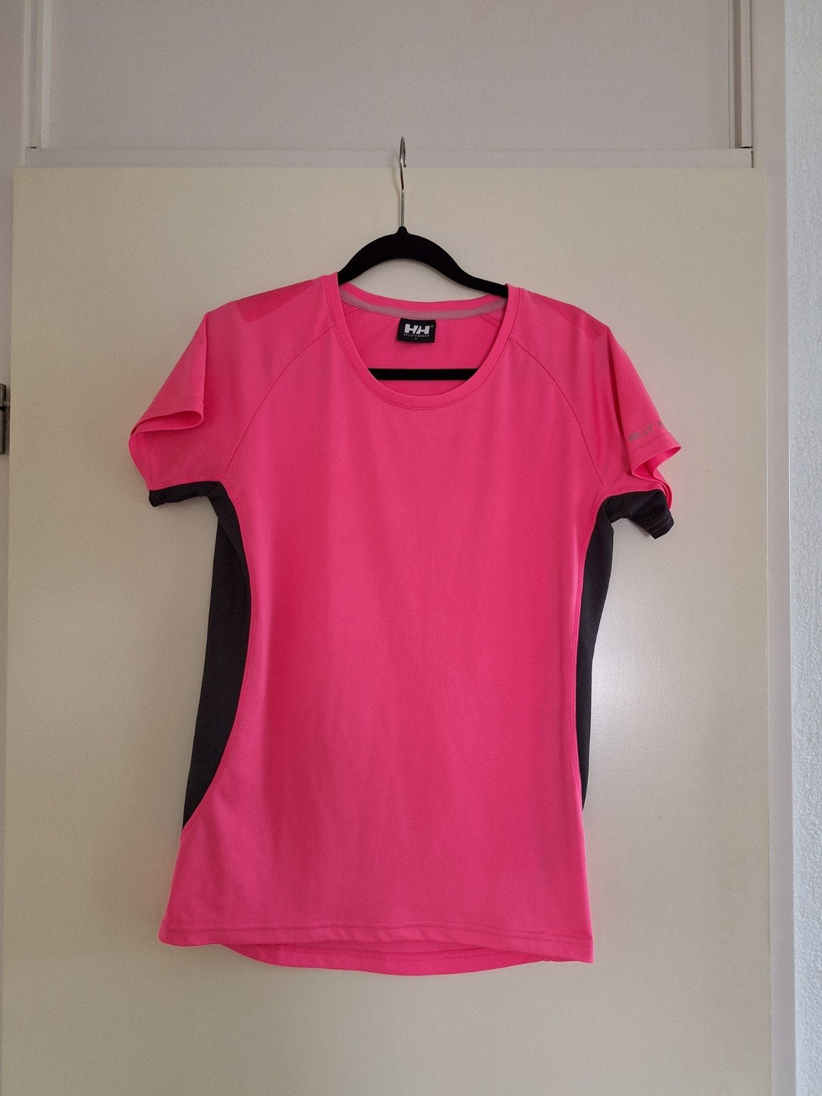 T-shirt Helly Hansen roze maat s, Kleding | Dames, Sportkleding, Zo goed als nieuw, Maat 36 (S), Roze, Ophalen of Verzenden