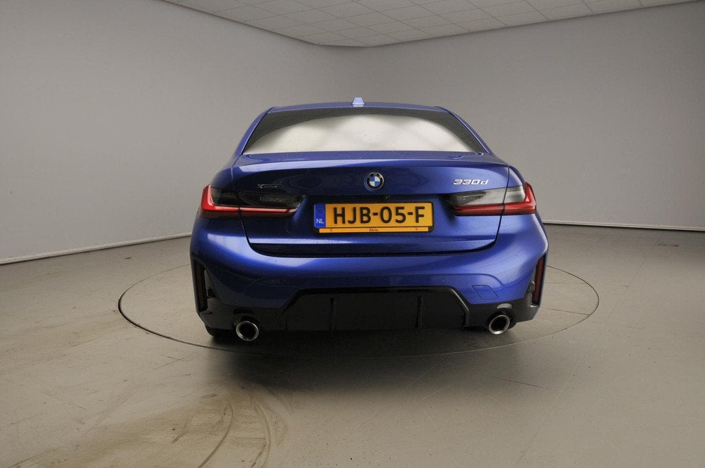 BMW 3 Serie Sedan 330d xDrive | M-Sportpakket | LED | HUD |, Auto's, Automaat, Stof, 2993 cc, Met garantie (alle)