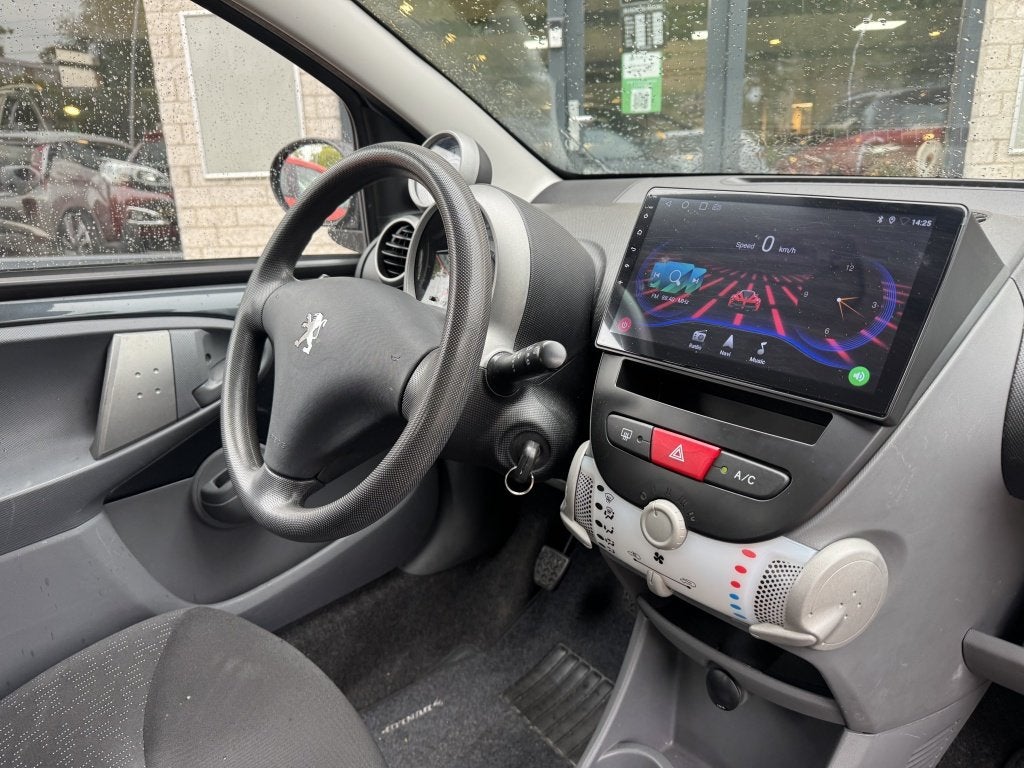 Peugeot 107 1.0-12V 3Drs Airco 4Nw Banden Carplay NAP, Gebruikt, Metallic lak, 4 stoelen, 68 pk