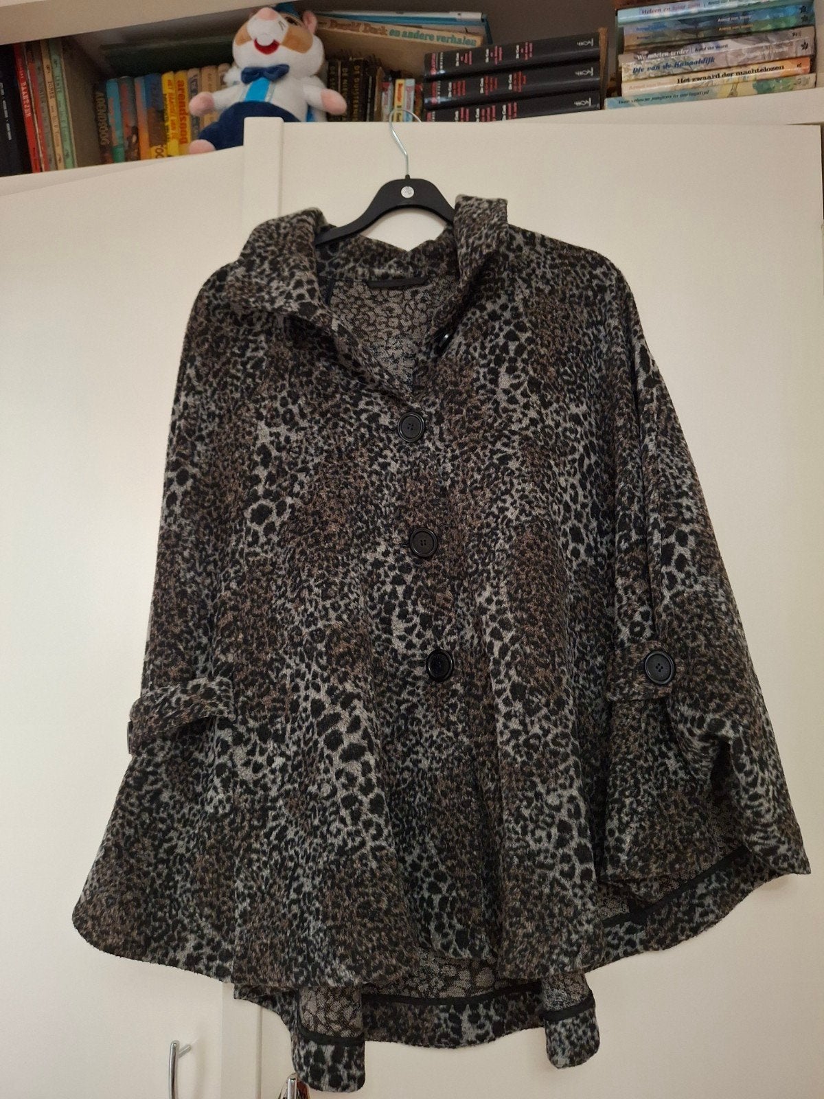 Mooie cape met luipaardprint, maat 54, Ophalen of Verzenden