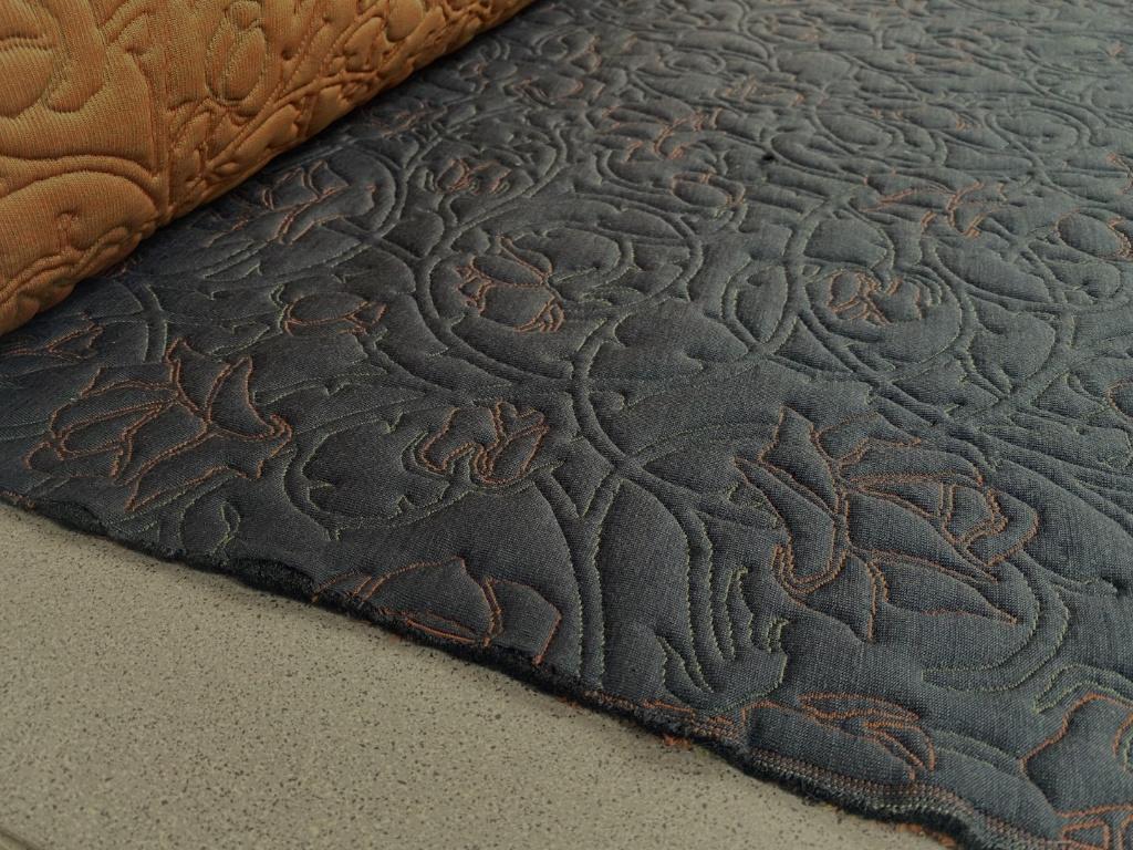 Kvadrat Febrik Rose 433; LUXUEUZE meubelstof; div. meters, Hobby en Vrije tijd, Stoffen en Lappen, Wol, Overige kleuren, 120 cm of meer