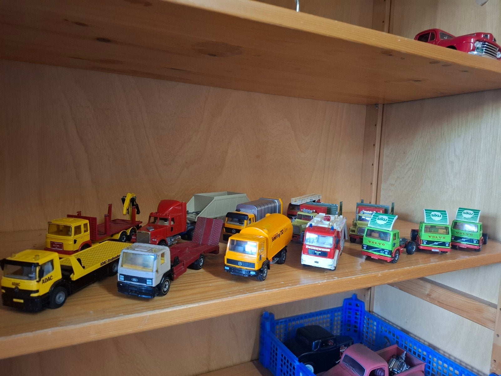 Grote set Siku vrachtwagens en trailers, Hobby en Vrije tijd, Modelauto's | 1:50, Ophalen of Verzenden, Gebruikt