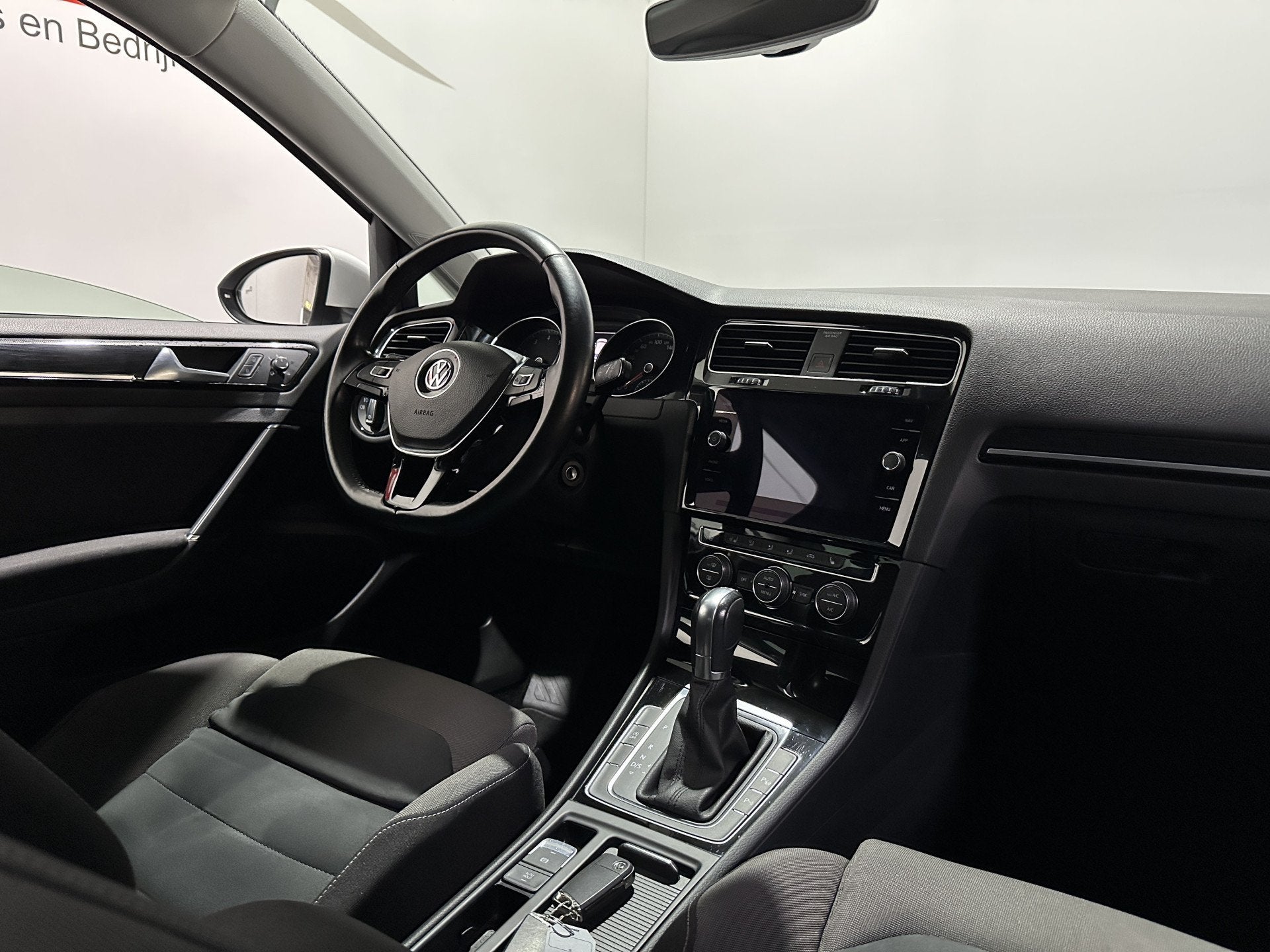 Volkswagen Golf 1.5 TSI Highline - Navi / Camera / Dodehoek, Auto's, Euro 6, 4 cilinders, 150 pk, Automatische klimaatregeling