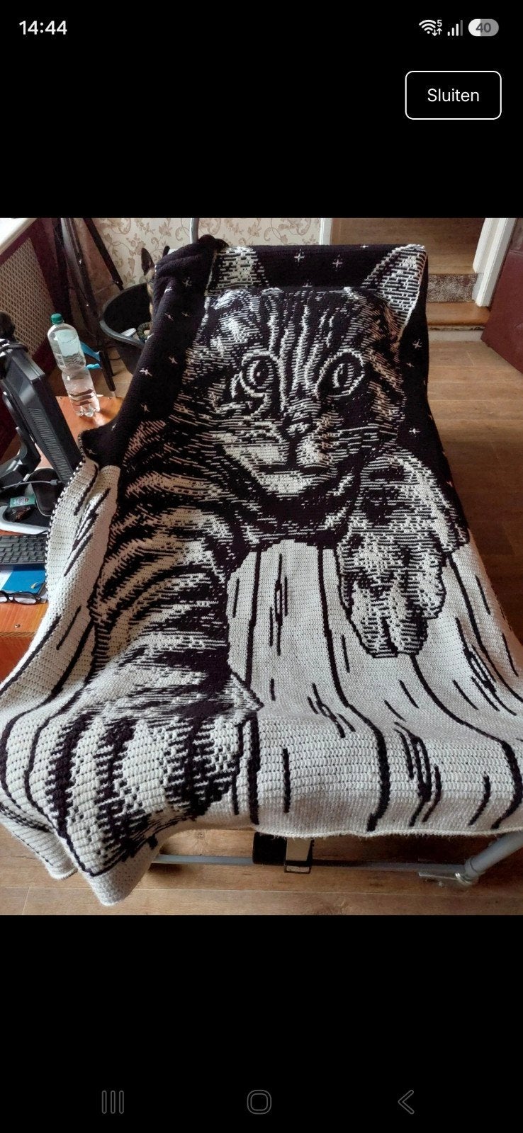 Prachtige gehaakte deken met kat op schutting, Handgemaakt, Meerkleurig, Ophalen of Verzenden, Zo goed als nieuw