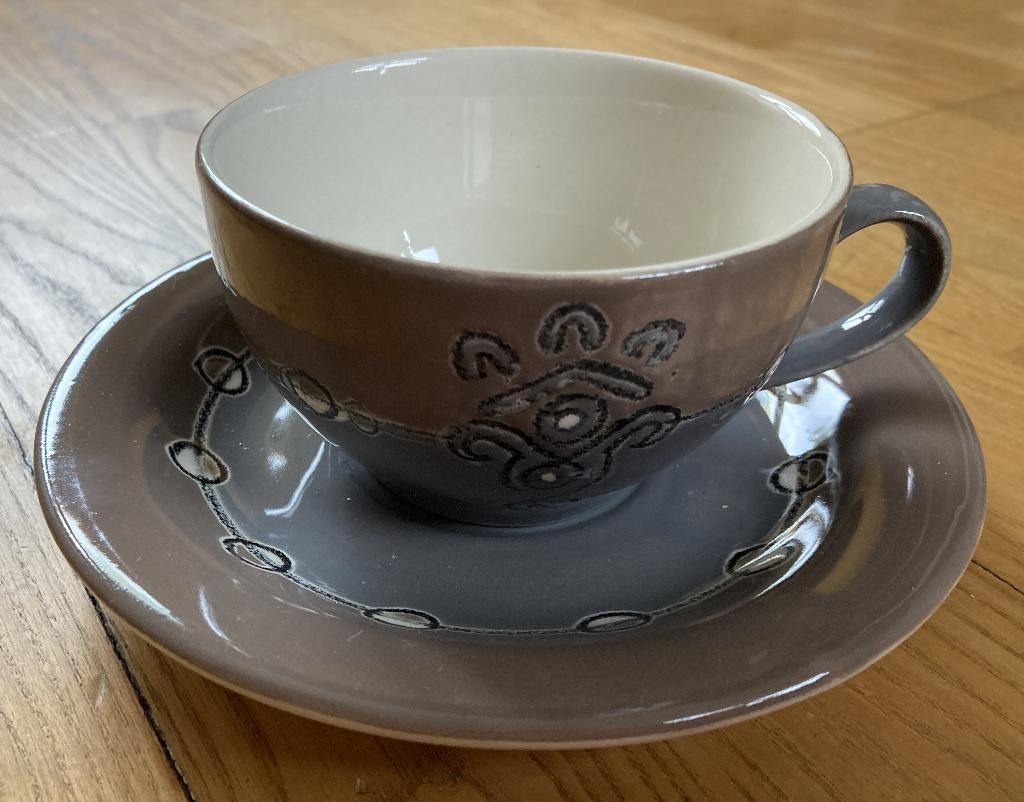 Kop en schotel cappuccino bruin grijs wit uit wereldwinkel, Huis en Inrichting, Keuken | Servies, Nieuw, Kop(pen) en/of Schotel(s)