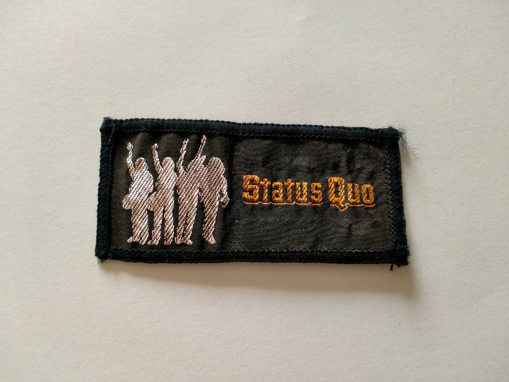 Status Quo Hello vintage muziek rock kleding patch embleem, Verzamelen, Ophalen of Verzenden, Gebruikt, Kleding