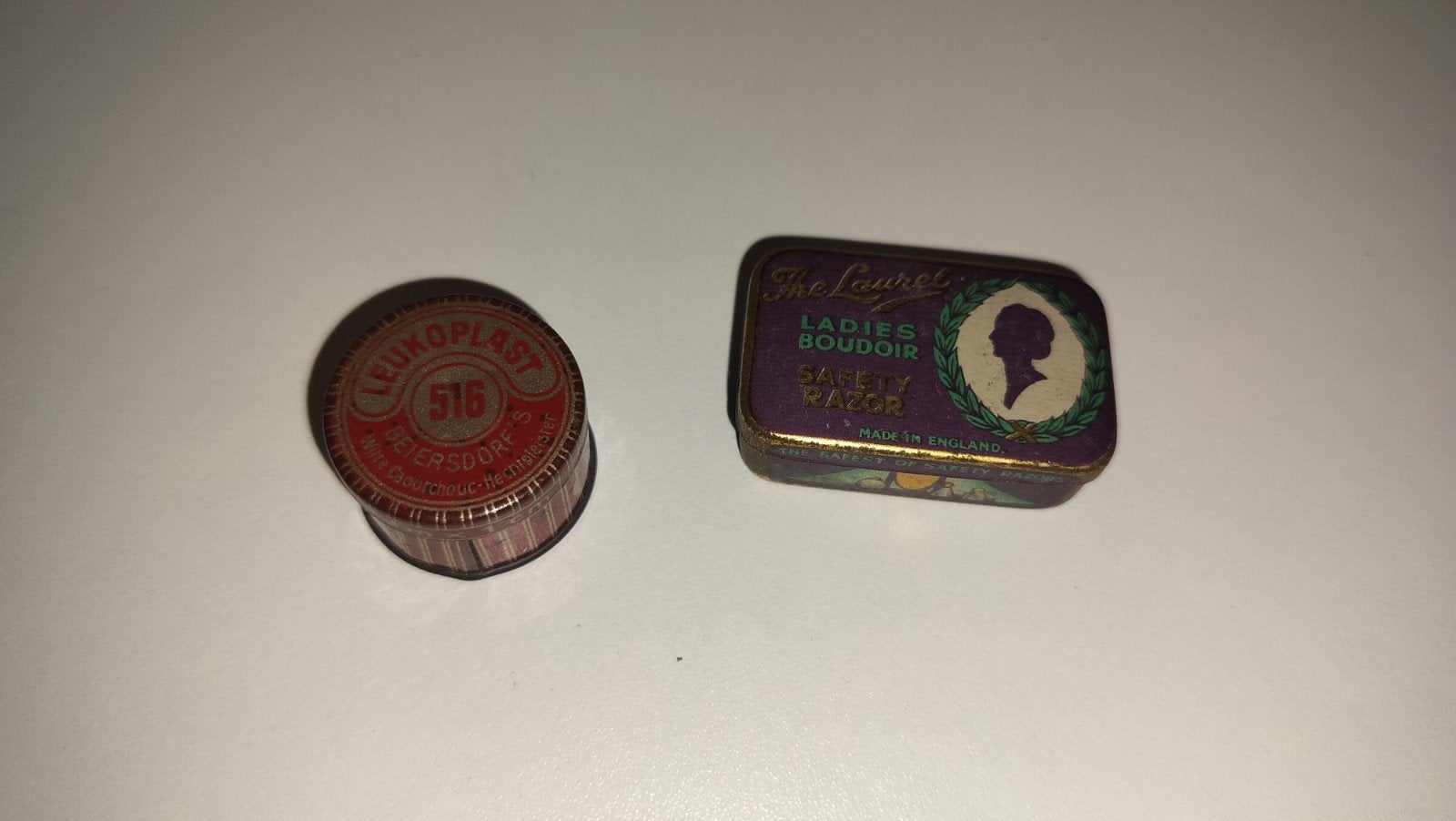 Vintage metalen doosjes: Laurel dames scheerapparaat, Verzenden