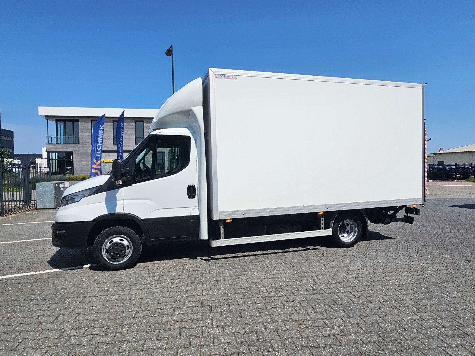 Iveco Daily 35S18 Bakwagen met Trekhaak | 2021 | EURO 6, Auto's, Bestelauto's, Euro 6, 4 cilinders, Iveco, 179 pk