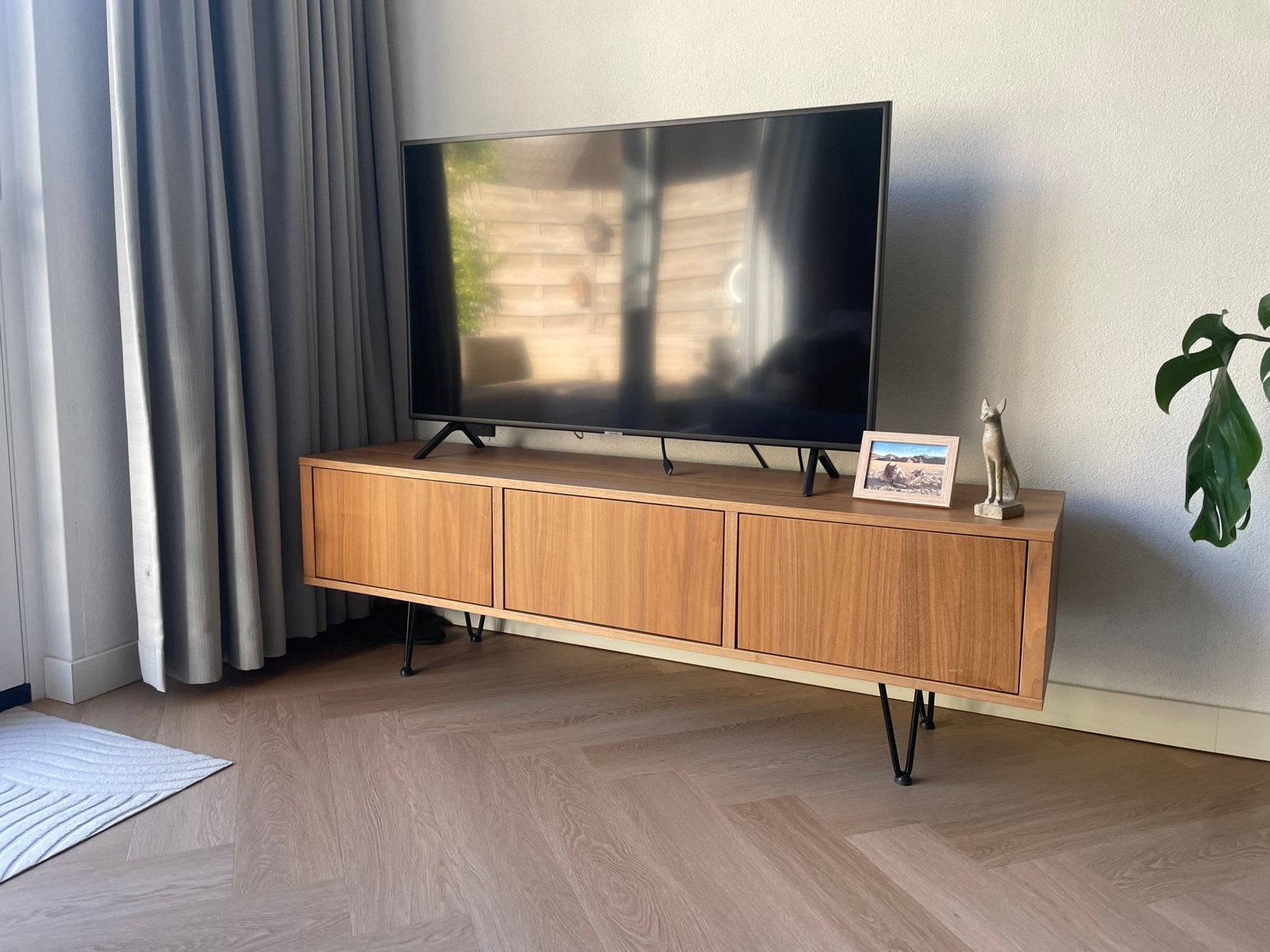 Stockholm tv meubel walnoot, Ophalen, Gebruikt, 25 tot 50 cm, Minder dan 100 cm