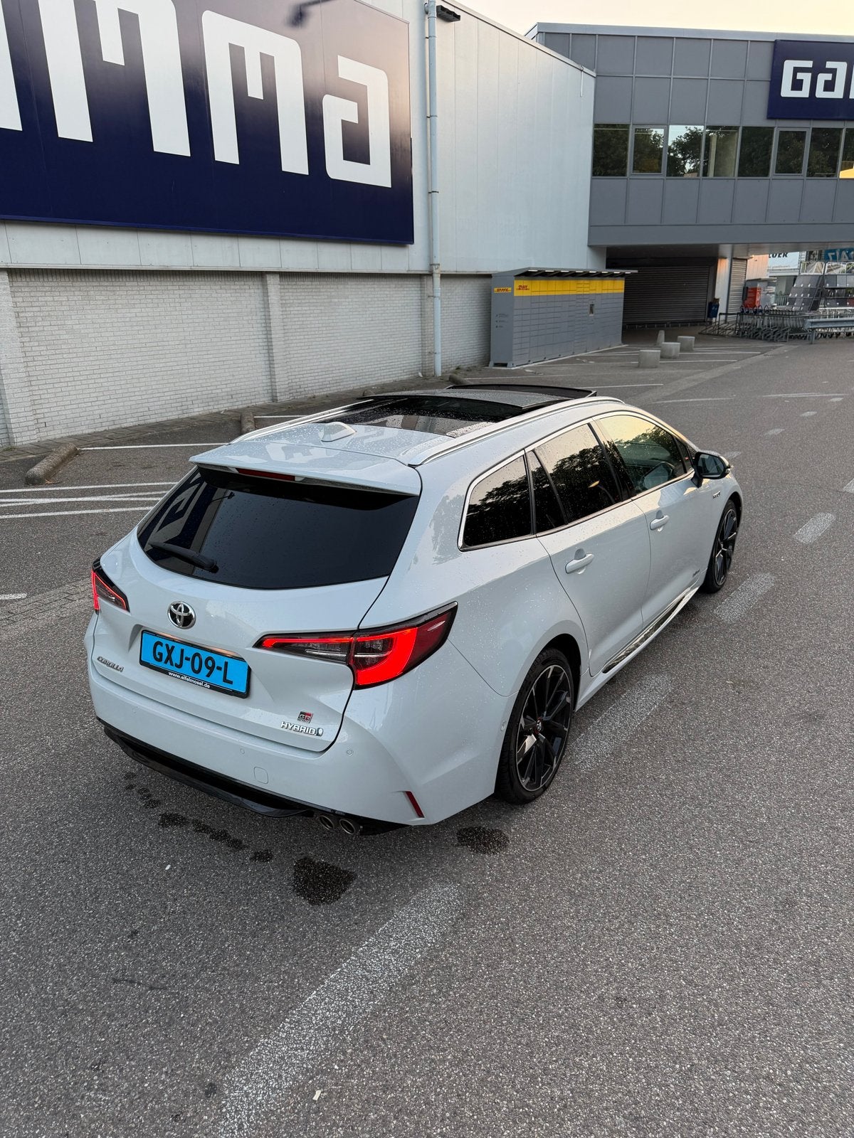 Toyota Corolla GR 2.0 Hybrid 184pk CVT 2022 Grijs taxi klaar, Auto's, 1345 kg, 450 kg, Leder en Stof, Stationwagon
