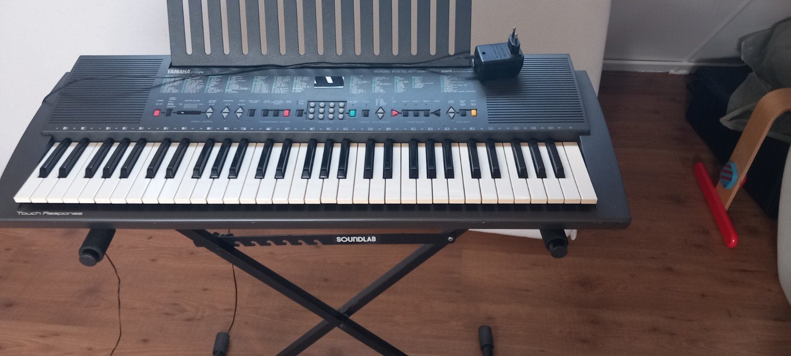 Yamaha Keyboard met standaard, Muziek en Instrumenten, Ophalen, Yamaha, Aanslaggevoelig, 61 toetsen