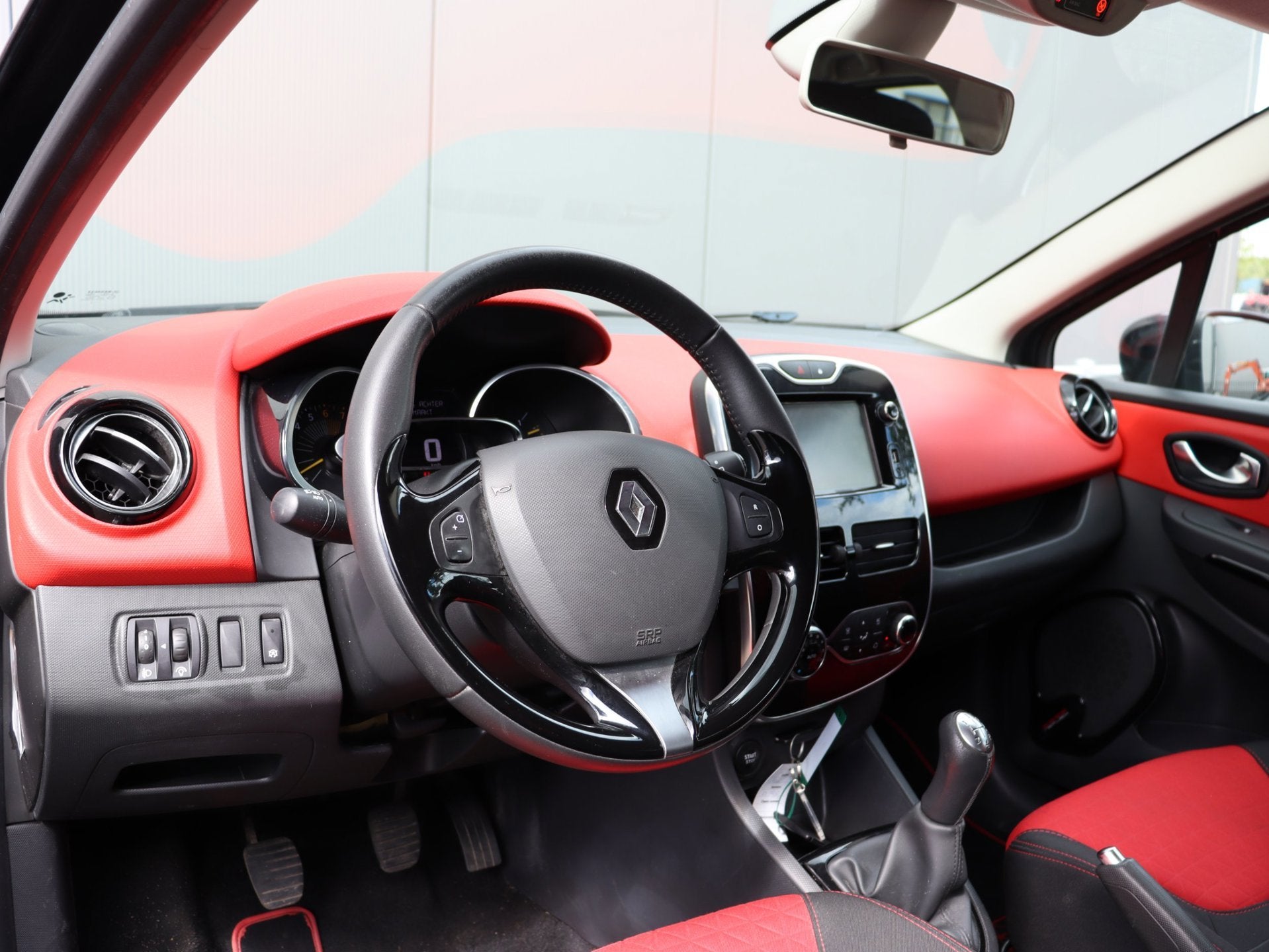 Foto 14 van Renault Clio 0.9 TCe ECO Night&Day navi LM 4-deurs *99.000km
