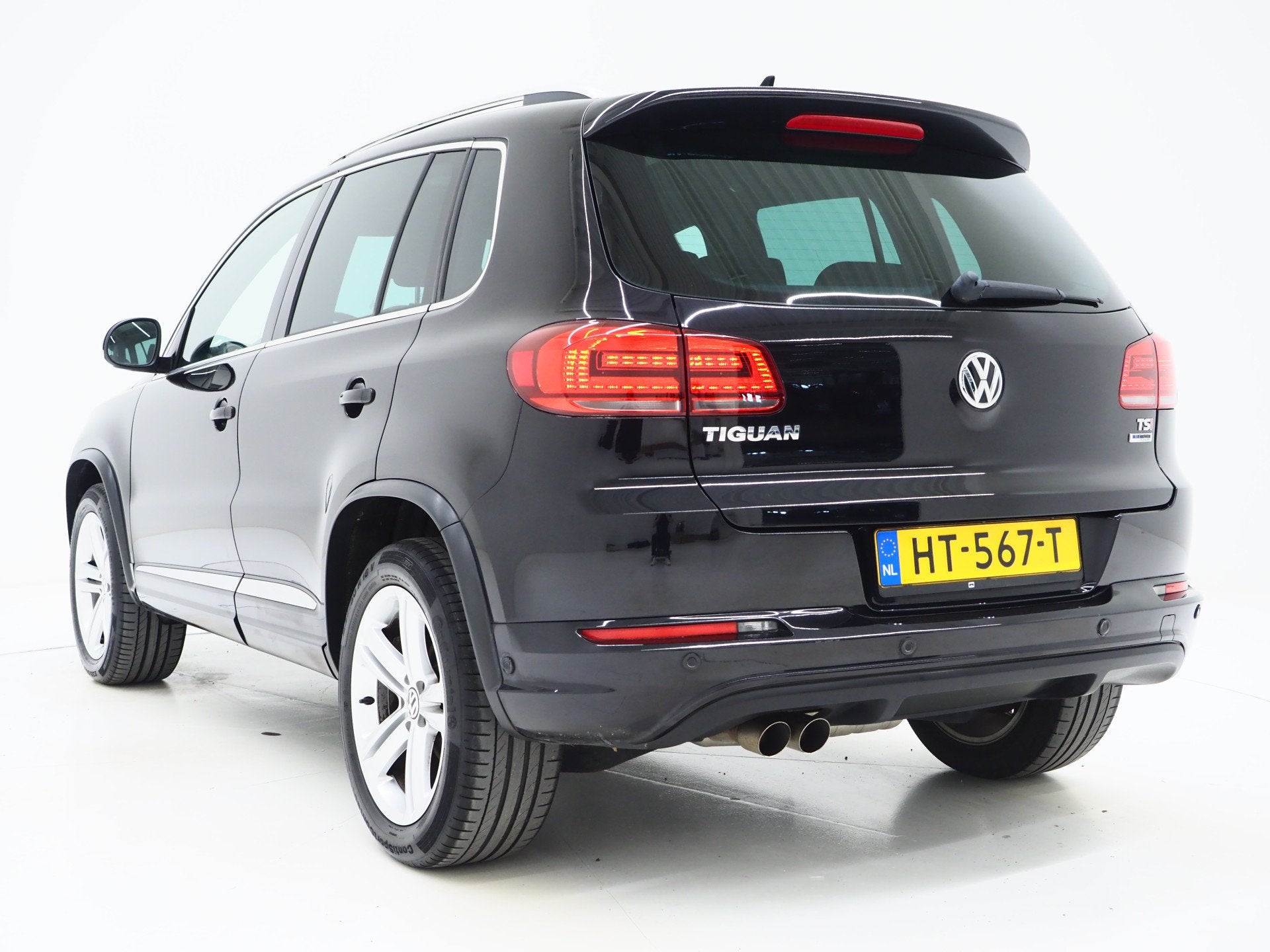 Volkswagen Tiguan 1.4 TSI R-Line Edition | NL Auto | Panoram, Auto's, Voorwielaandrijving, 4 cilinders, Alcantara, Zwart