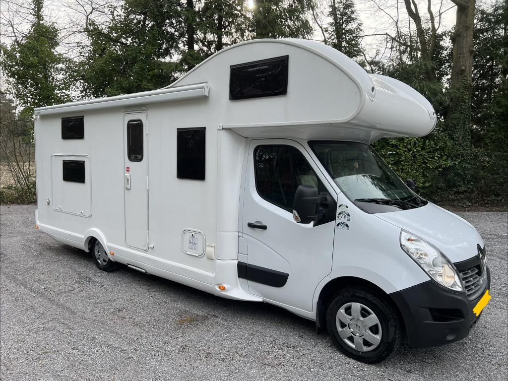 Gezinscamper | 2 stapelbedden | 4 kinderzitjes | trekhaak, Caravans en Kamperen, Campers, Particulier, tot en met 6, Alkoof, Rimor