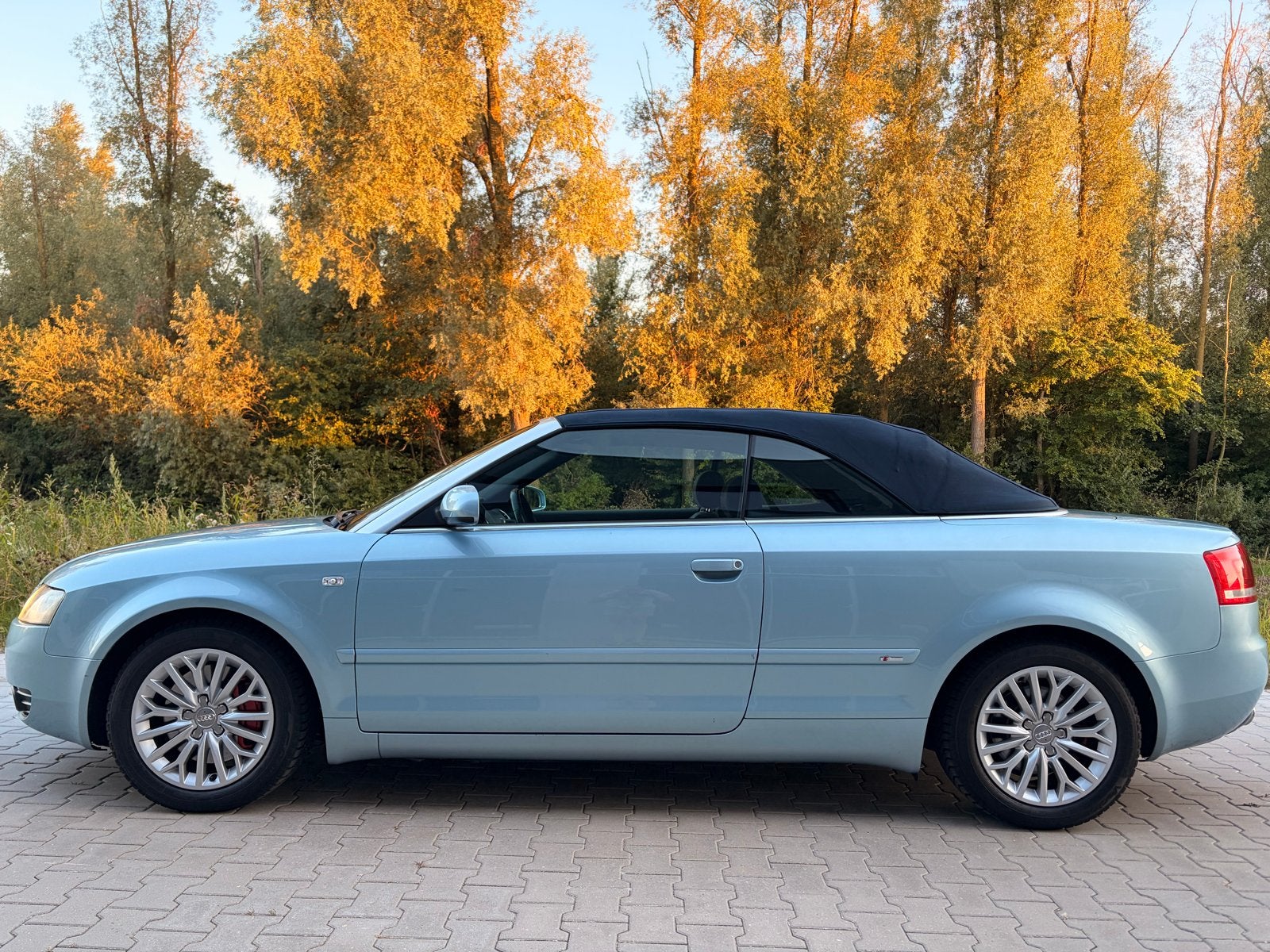 Audi A4 1.8 120KW Cabrio 2004 Blauw climate control trekhaak, Voorwielaandrijving, 4 cilinders, Cabriolet, A4