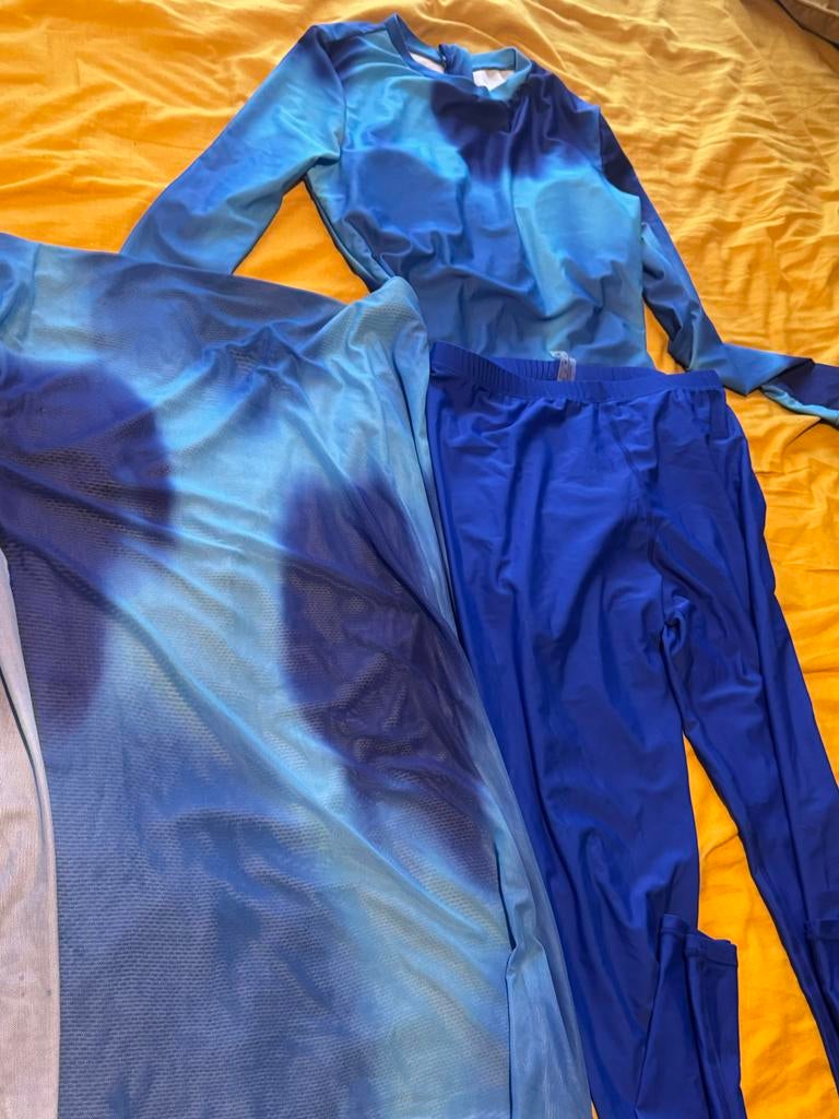 Verschillende Burkini s met tropische print en zwarte broek, Ophalen of Verzenden, Zo goed als nieuw, Zwart, Overige typen