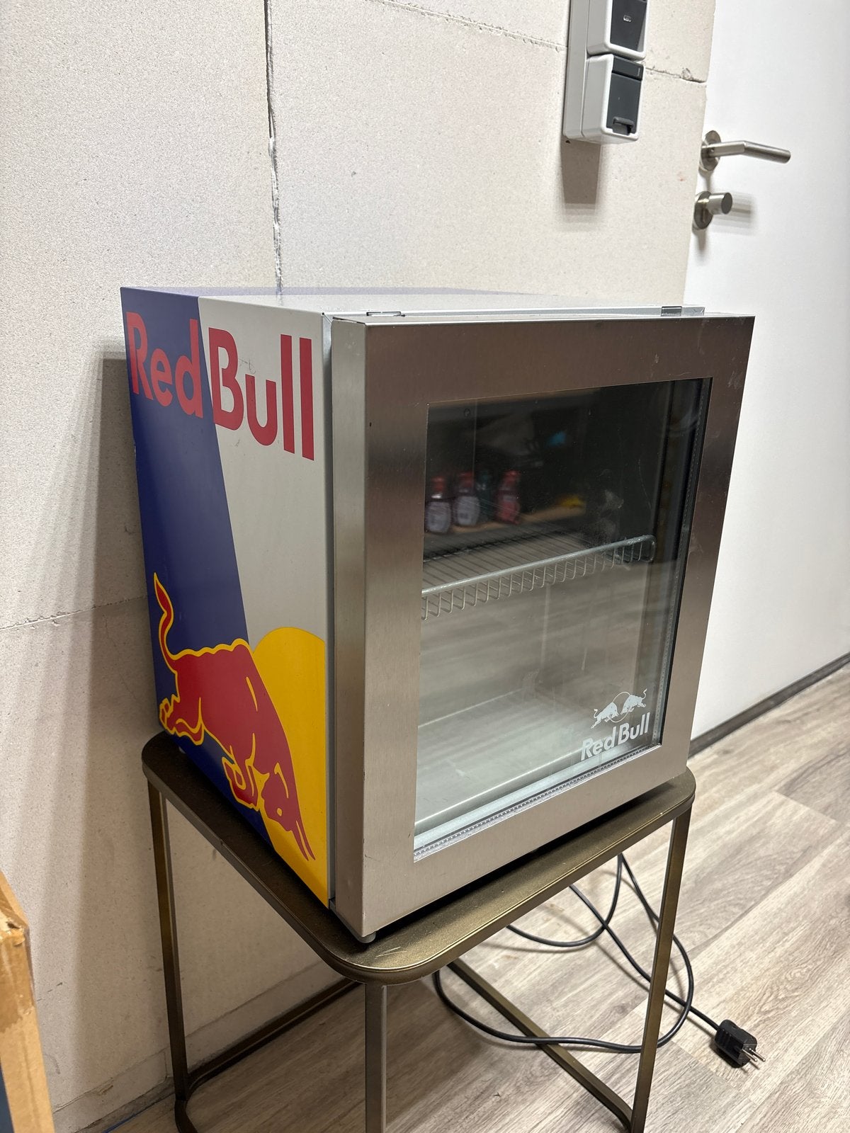 Red Bull Mini Koelkast - Perfect voor Drankjes, Ophalen, Zonder vriesvak, Minder dan 45 cm, Minder dan 85 cm
