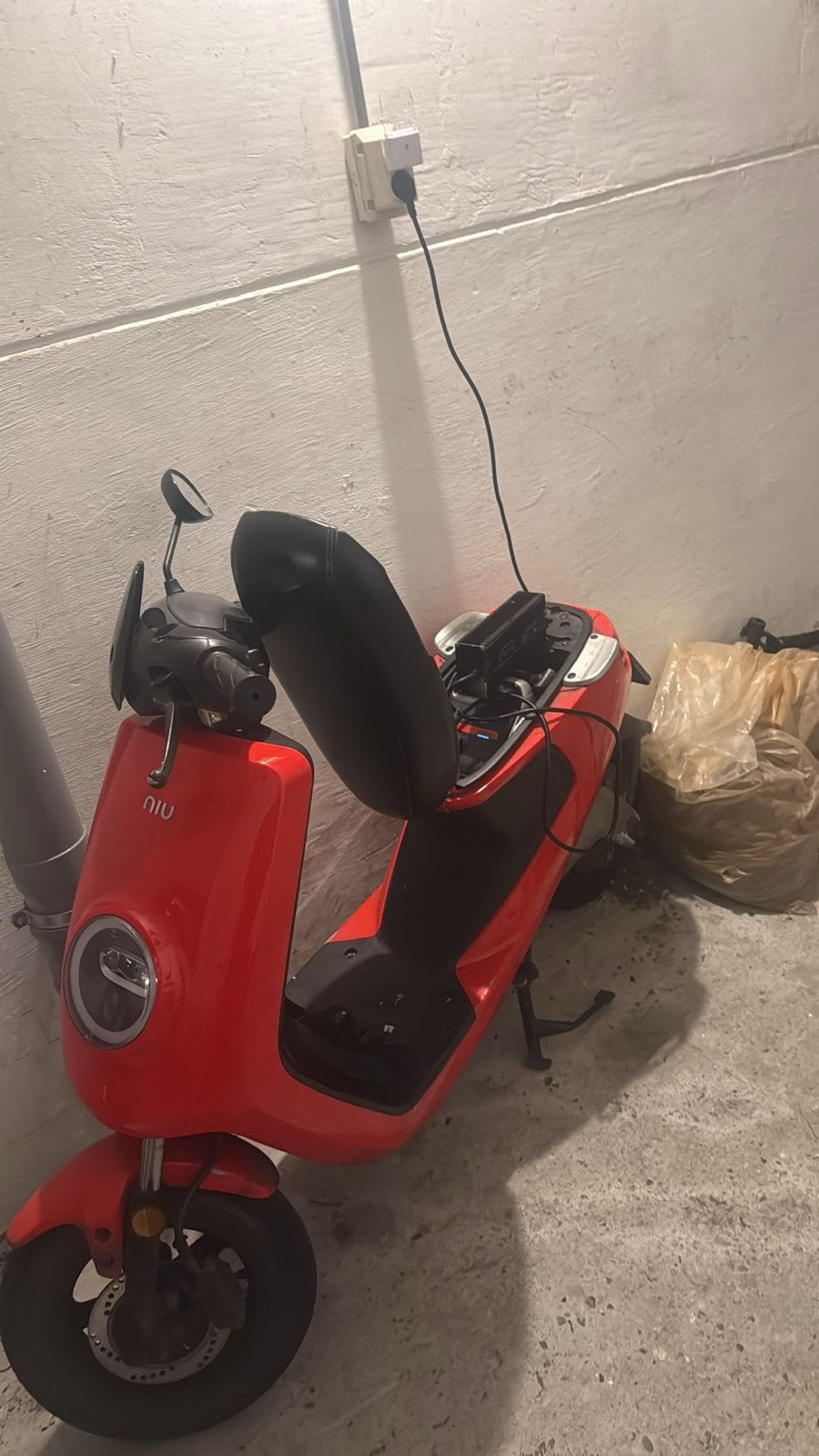 Elektrische scooter brommer Niu M1 Pro - 2022 - 45km/u, Fietsen en Brommers, Snorfietsen en Snorscooters, Gebruikt, Elektrisch
