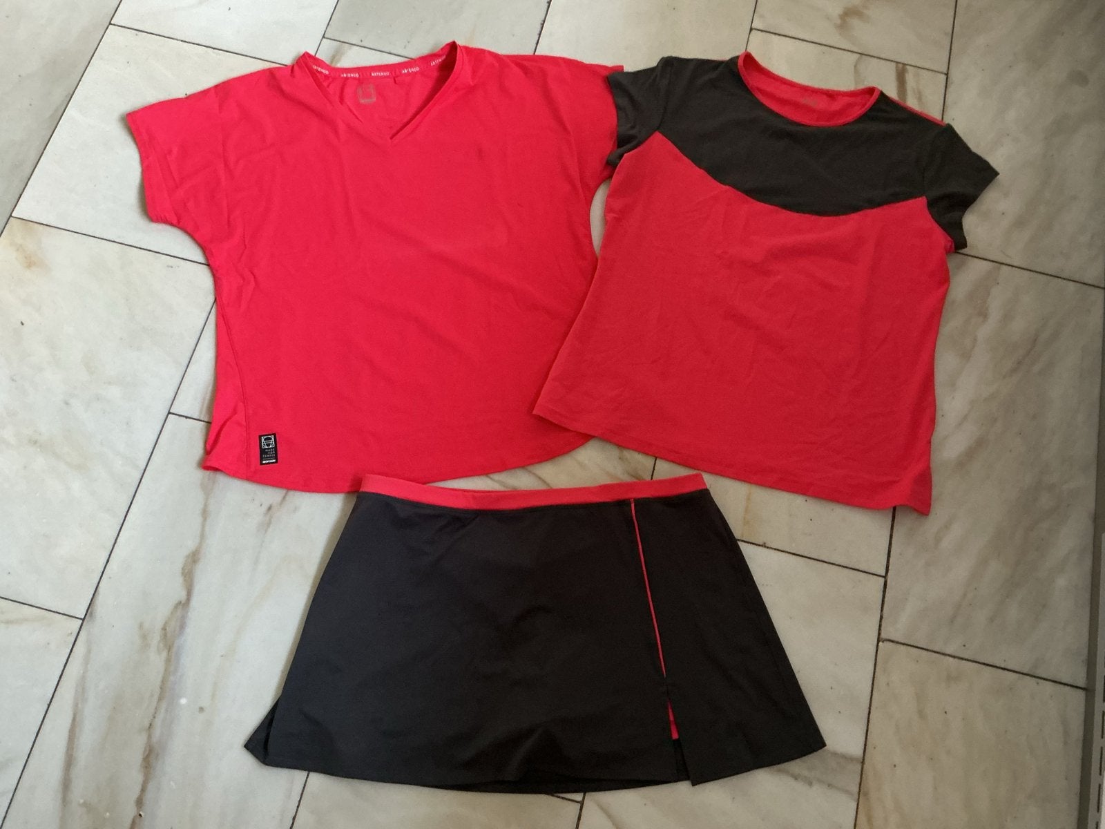Decathlon dames tennisset sportkleding (rokje en 2 shirts), Kleding | Dames, Maat 38/40 (M), Ophalen of Verzenden, Fitness of Aerobics