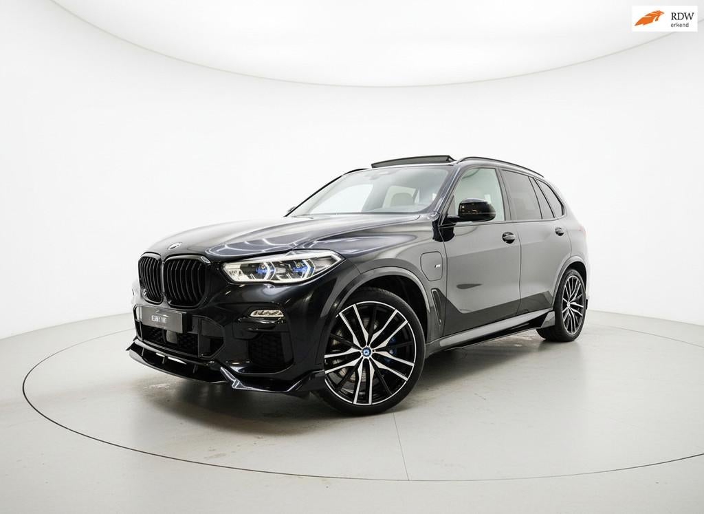 BMW X5 XDrive45e M PAKKET LASER PANO SFEER ACC MEMORY, Auto's, Automaat, Gebruikt, 394 pk, Zwart