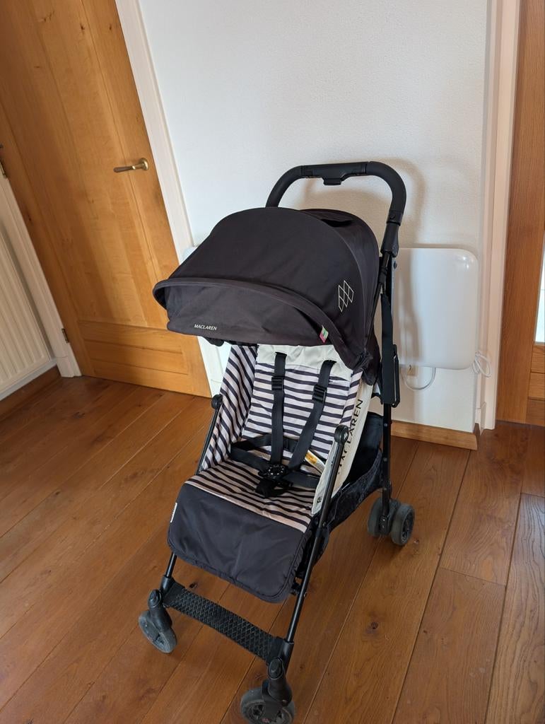 Maclaren quest arc buggy zwart/wit gestreept, Kinderen en Baby's, Buggy's, Ophalen, Gebruikt, Maclaren, Zonnekap