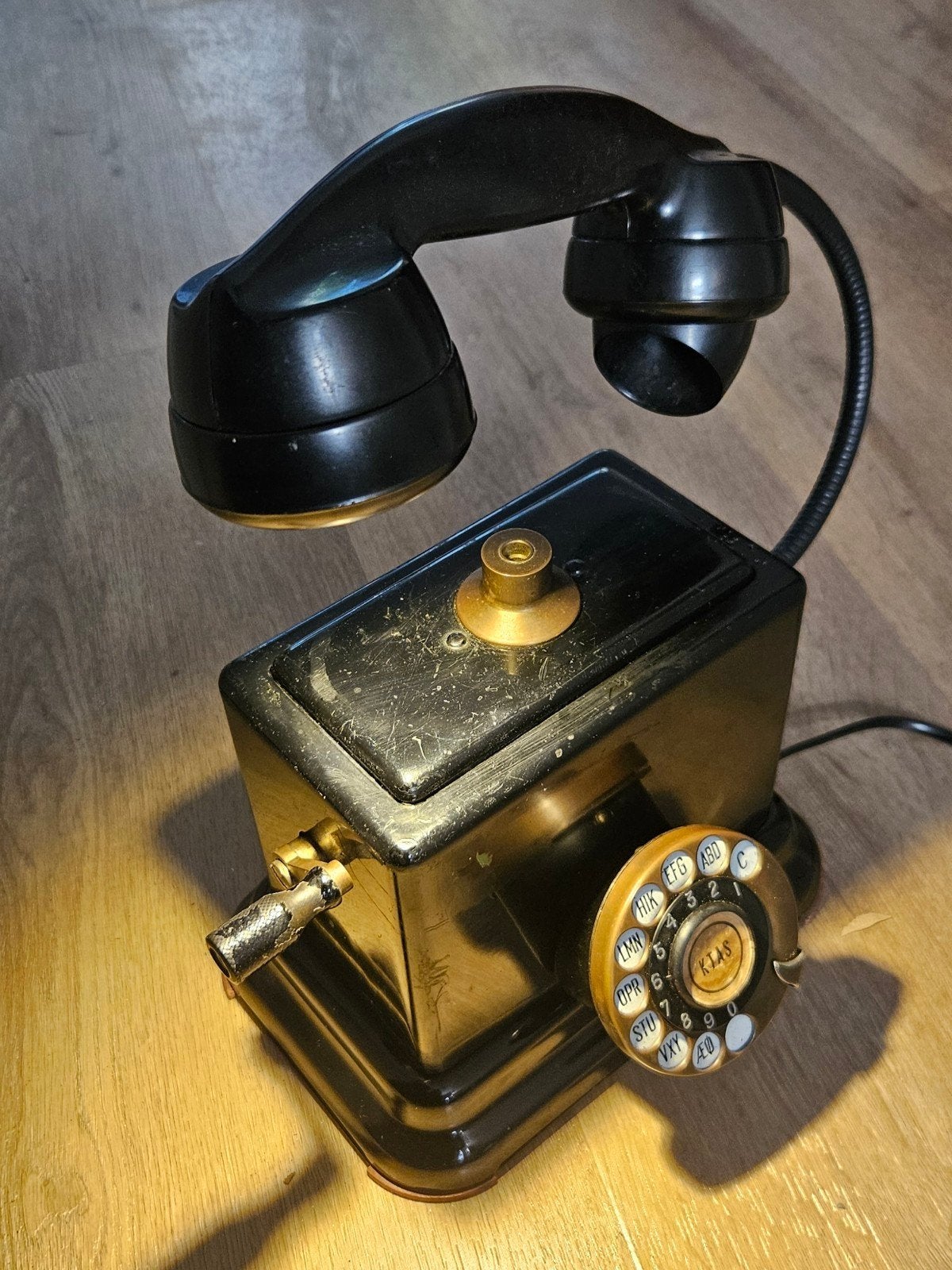 Prachtige lamp gemaakt van vintage draaischijf telefoon, Overige typen, Ophalen of Verzenden, Zwart, Metaal