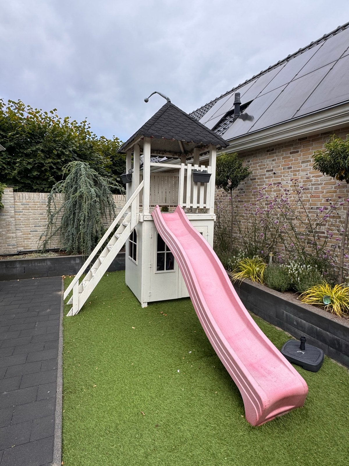 Speelhuisje met glijbaan, Kinderen en Baby's, Speelgoed | Buiten | Speeltoestellen, Ophalen, Gebruikt, Glijbaan
