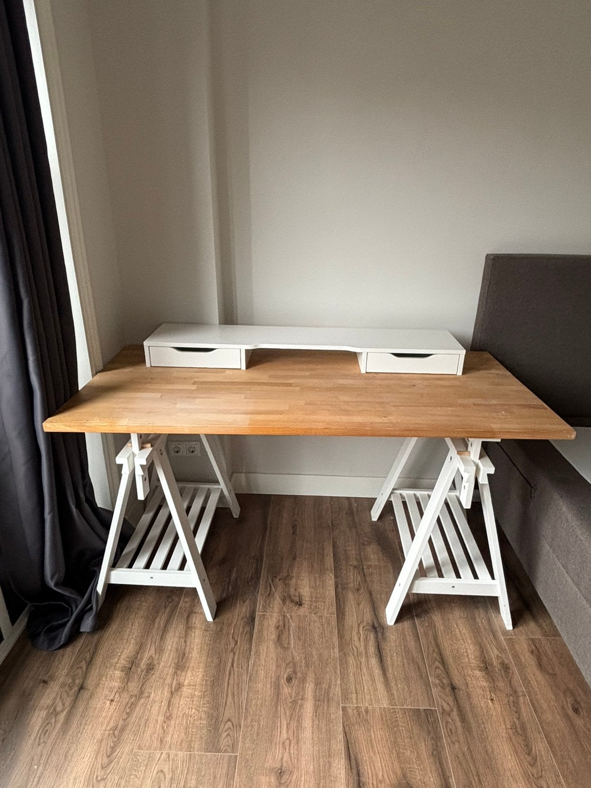 Massief houten bureau (VANDAAG OF MORGEN OPHALEN), Ophalen, Zo goed als nieuw