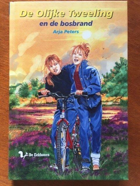 De Olijke Tweeling en de bosbrand - Arja Peters, Verzenden, Zo goed als nieuw, Fictie