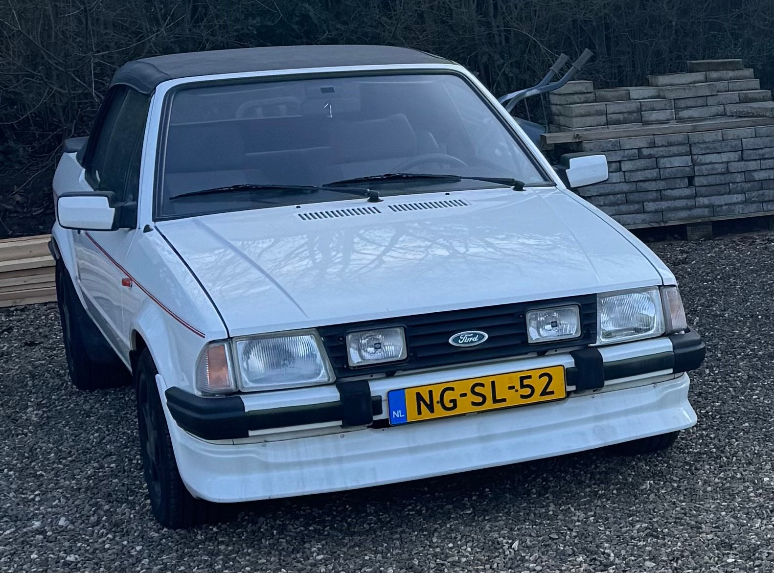 Ford Escort 1.6 I Cabrio 1985  interesse peiling, Auto's, Ford, Voorwielaandrijving, Stof, 4 cilinders, Cabriolet