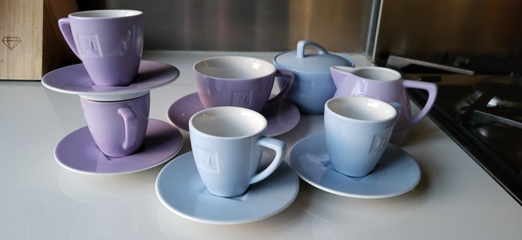 Nespresso kop met schotels incl.melk en suiker set, Nieuw, Ophalen of Verzenden, Overige stijlen, Kop(pen) en/of Schotel(s)